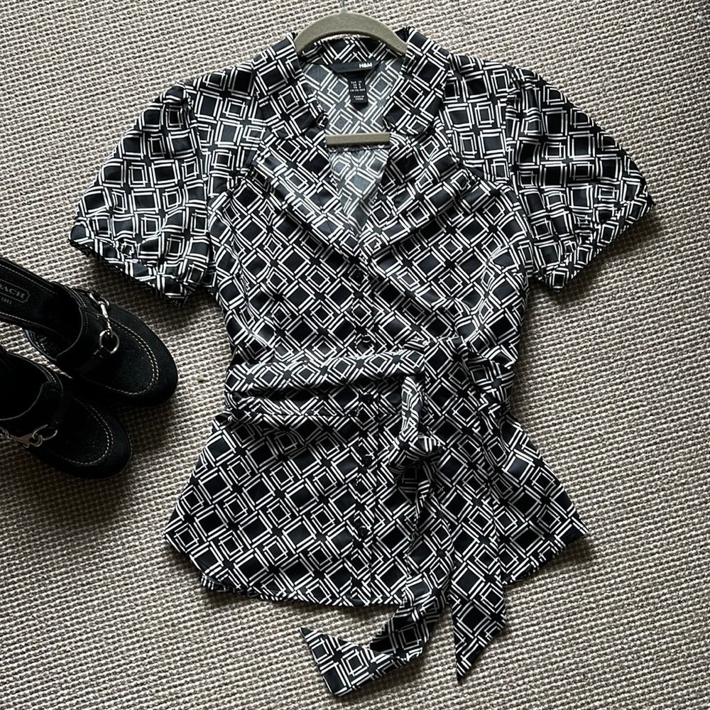 BOGO FREE! H&M satin short sleeve tie at waist blouse